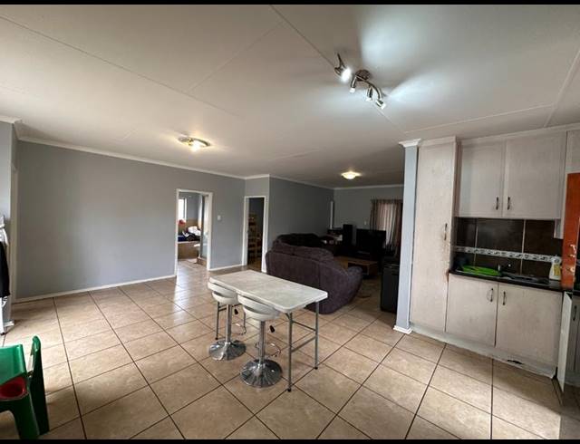 2 BEDROOM HOUSE FOR SALE IN HESTEAPARK